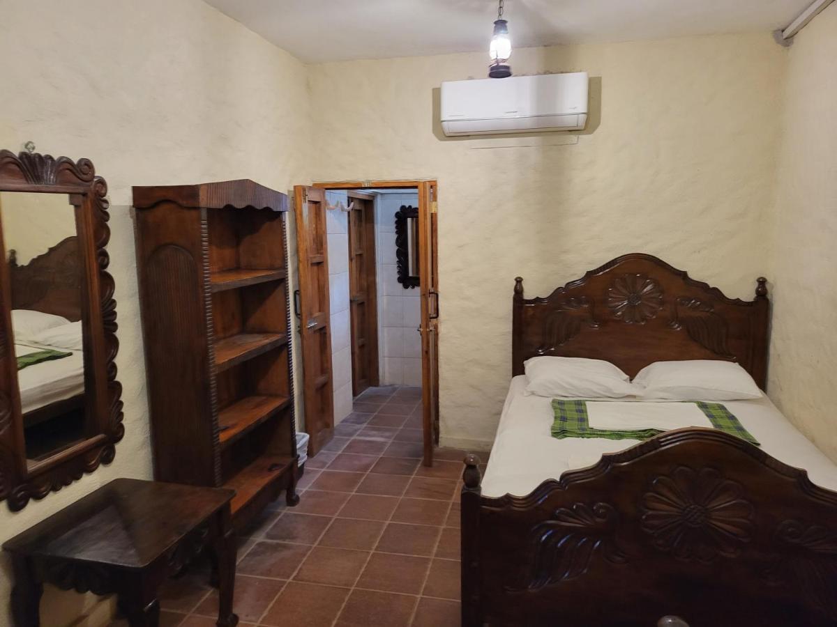 Hostal Casa De Las Gargolas Amapala Extérieur photo